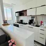 Apartamento Apto Com Varanda E Vista Mar Em Clube *