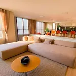 Apto Com Varanda E Vista Mar Em Clube Apartamento *
