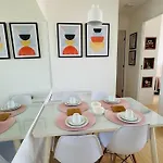 Apto Com Varanda E Vista Mar Em Clube